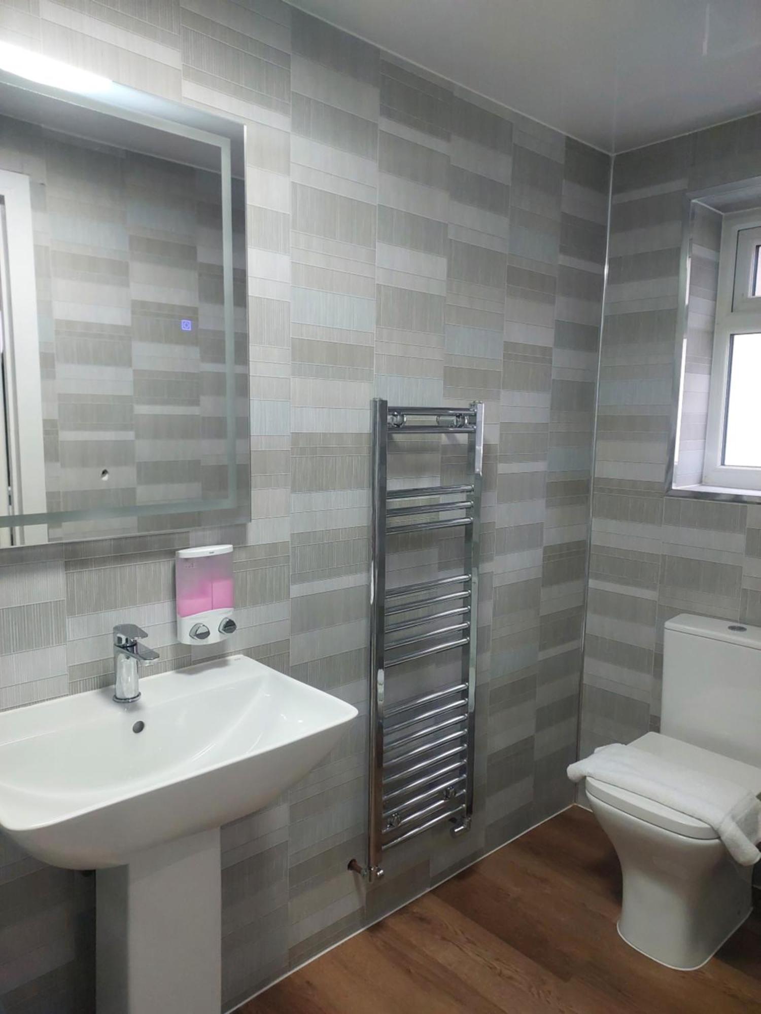 Heathrow-Windsor Guest House Σλόουθ Εξωτερικό φωτογραφία